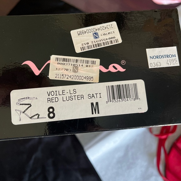 Red strappy heels by Nina - Picture 3 of 4